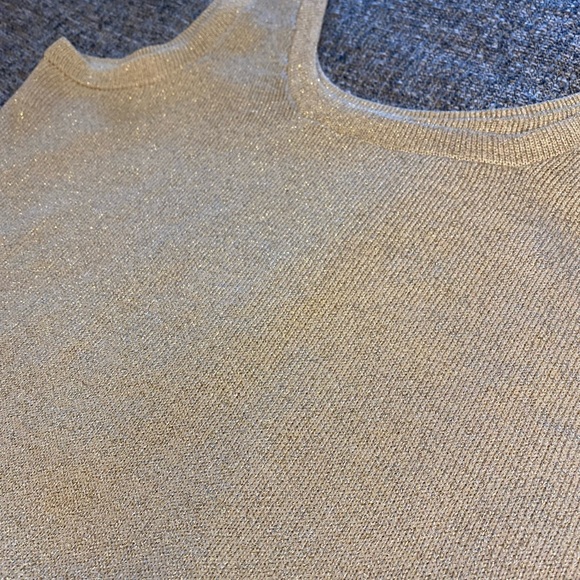 ST. JOHN Gold Tank Shimmer Sleeveless | Medium - Picture 7 of 10